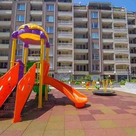 Cozy With Pool In * Burgas City